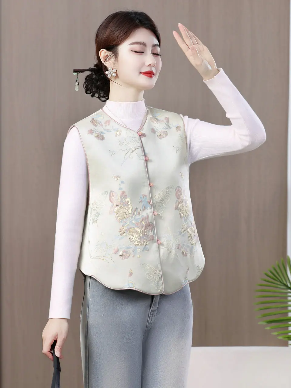 

Новая женская жилетка в китайском стиле с вышивкой и воротником-стойкой, весна 2026, модная верхняя одежда в национальном стиле