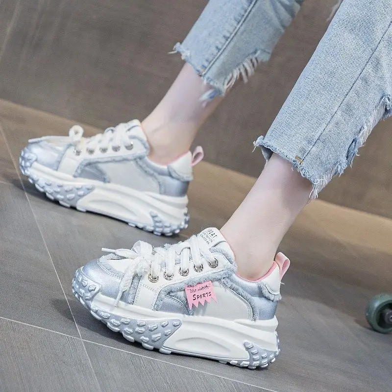 

2025 Spring New Release Women's Chunky Sneakers Thick Sole Height Increasing Sports Running Shoes with Breathable Design