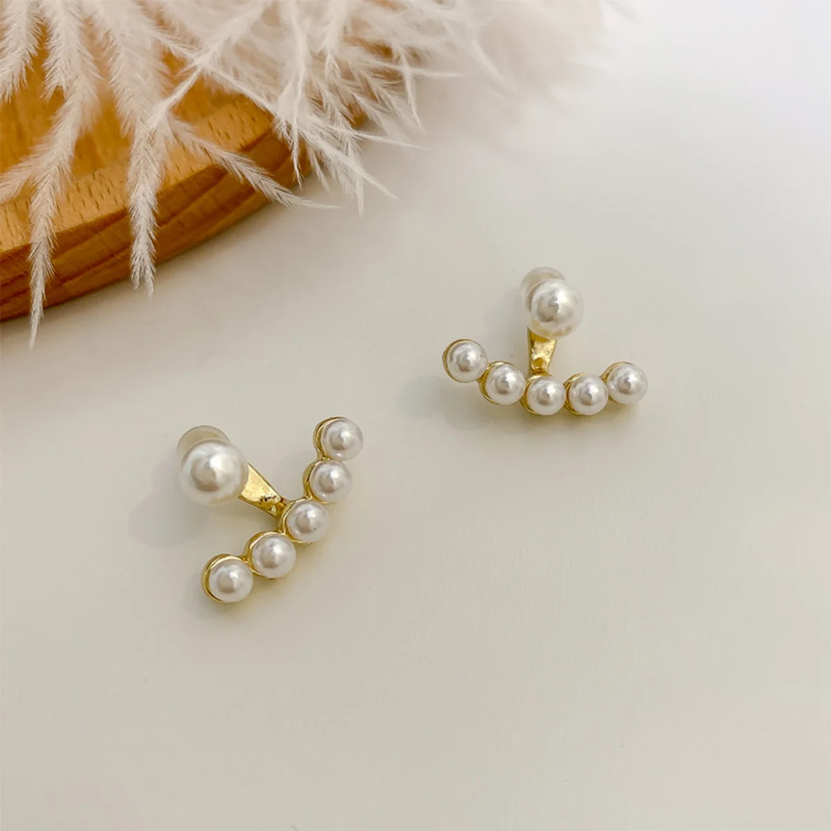 Minimalist Elegant Five Imitation Pearl Beads Stud Earrings Simple Classic Pearl Earrings Wedding Jewelry Gifts For Women Men