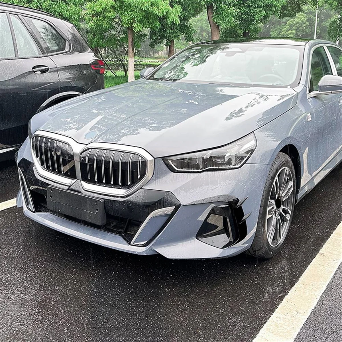 

HIGH-Car Front Bumper Splitter Spoiler for BMW 5 Series I5 G60 G61 2024+ M Sport Fog Lights Decorative Cover Glossy