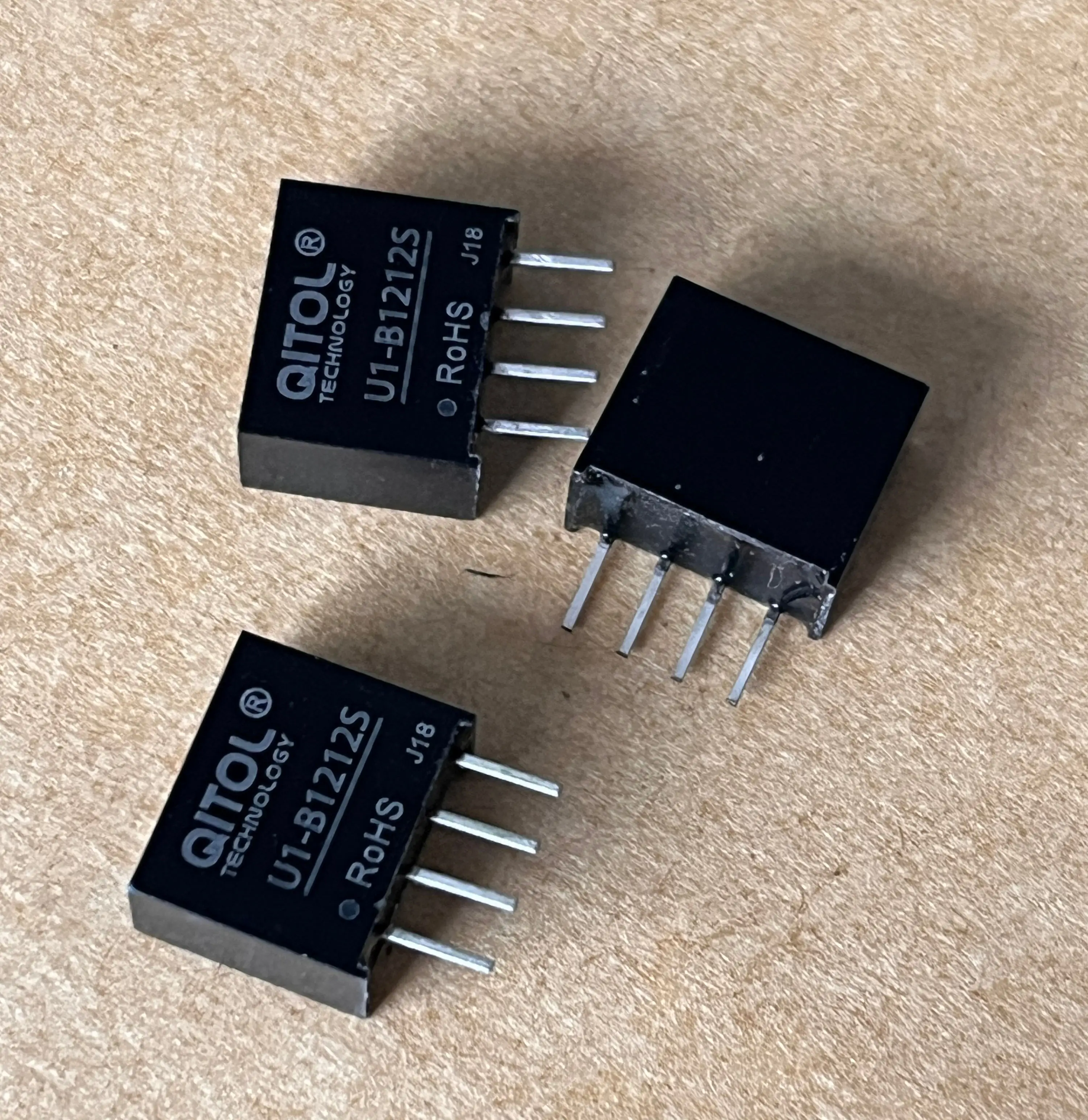 

1W B1212S-1WR3 U1-B1212S DC-DC Power Converter 12V TO 12VDC Miniature Step-Down Switching Disconnector Module