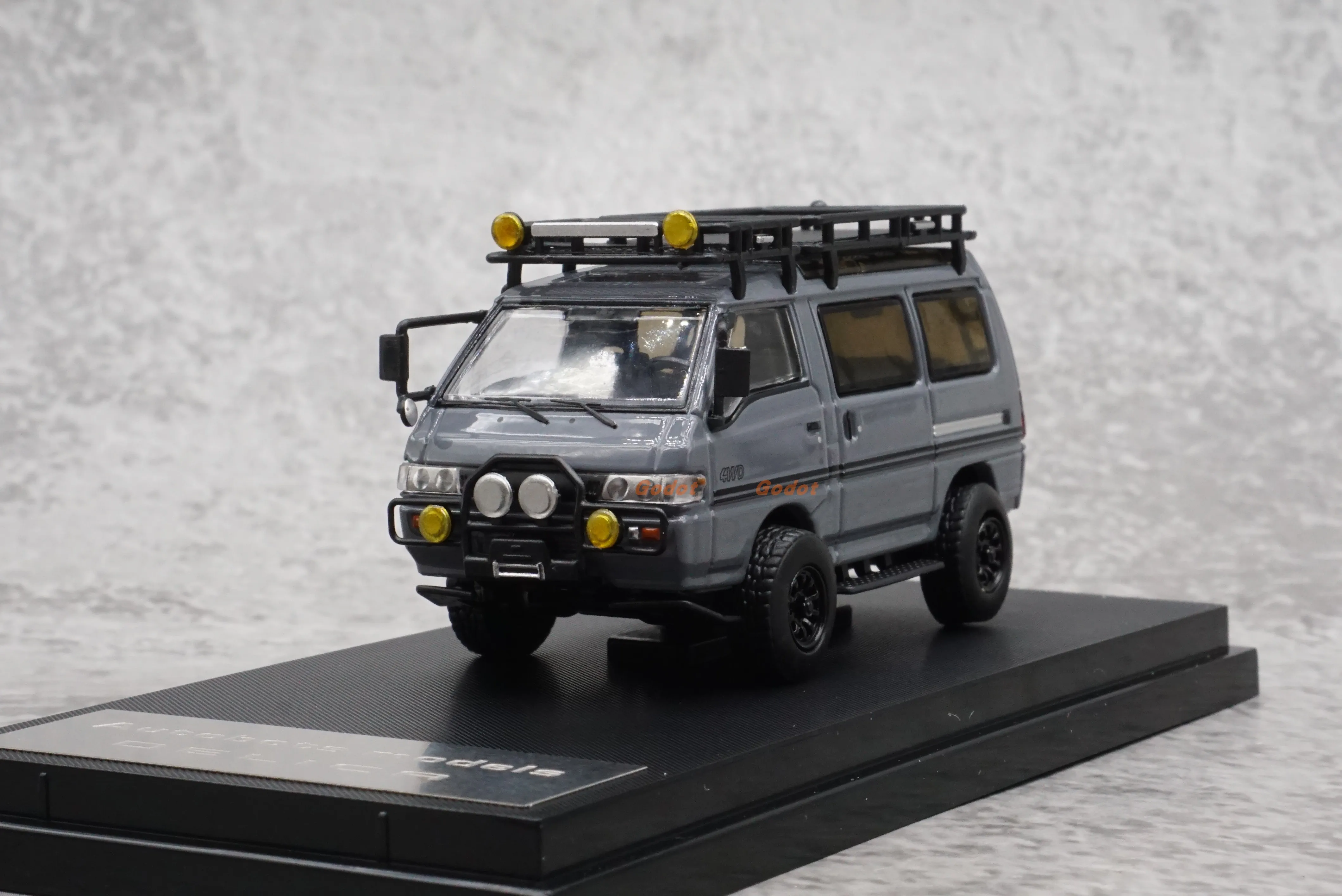 Autobots am  1/64 Delica Star Wagon alloy car model toy