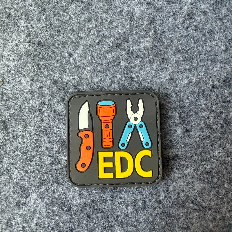 EDC Tools PVC-Patch – Messer-, Taschenlampen- & Zangen-Design, Klett-Moralbadge, taktischer Patch für Rucksackaufkleber – Detail 1