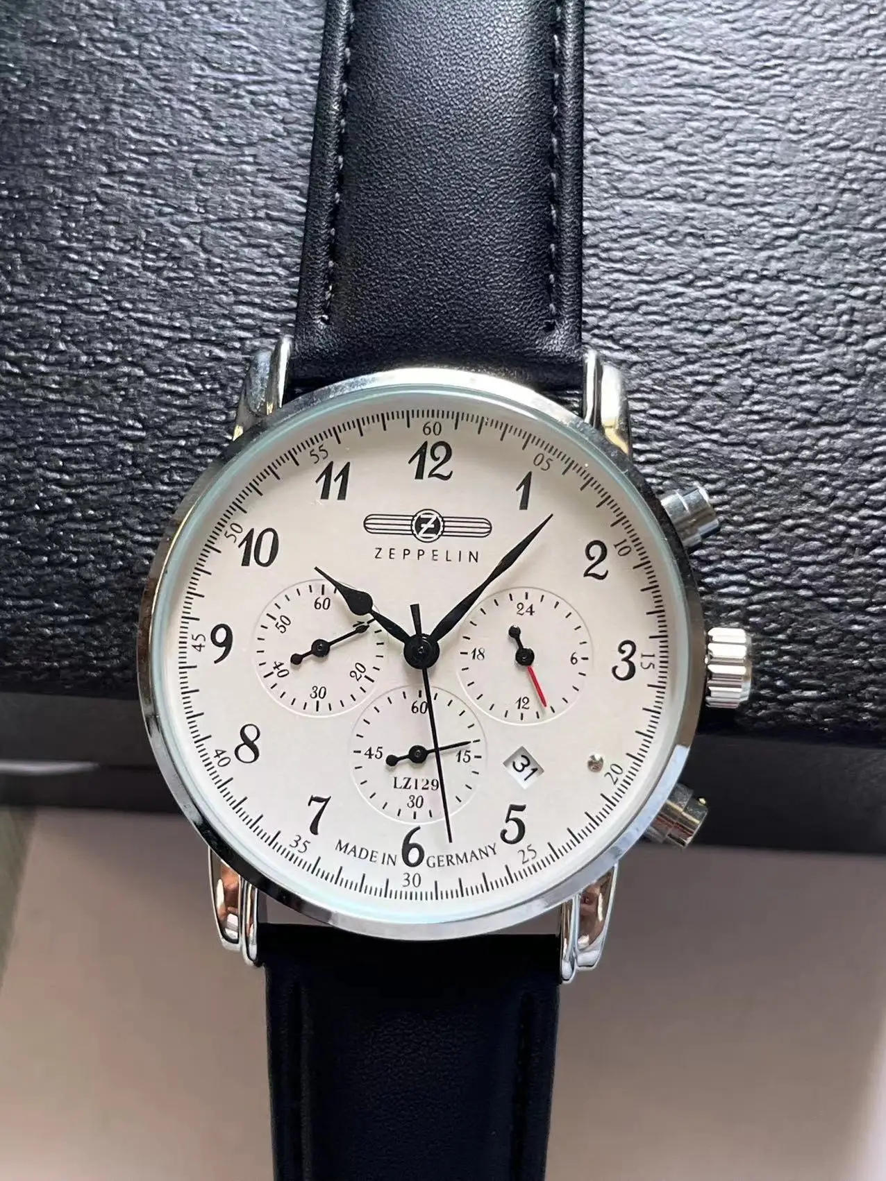 2026 New Zeppelin Three Eyes Running Second Men's Watch Classic Fashion Timing Watch Stainless Steel Leather Strap Quartz Watch view 4