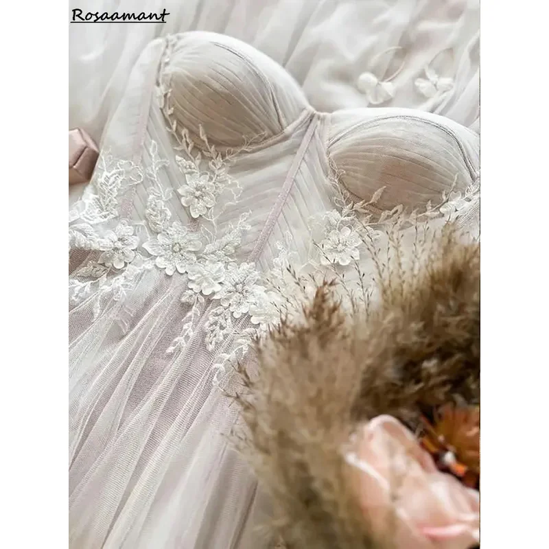 Abiti da sposa semplici a trapezio con scollo a cuore e pieghe in tulle, abiti da sposa country in pizzo con applicazioni senza maniche