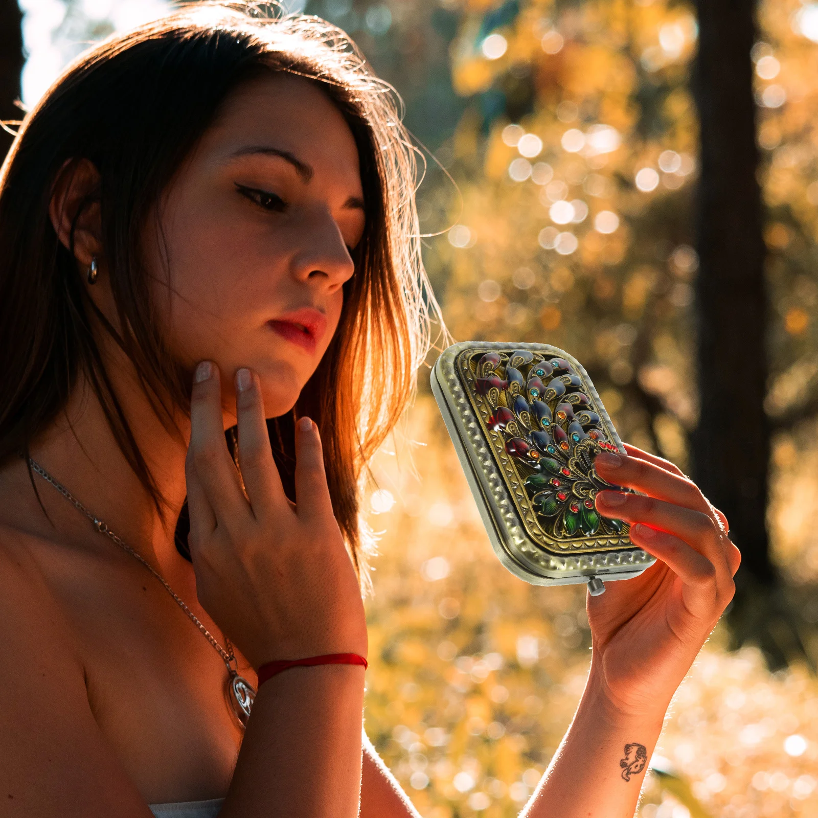 Vintage Women Makeup Mirror Double Side Compact Foldable Pocket Small Mirror for Purse Travel Outdoor Shopping