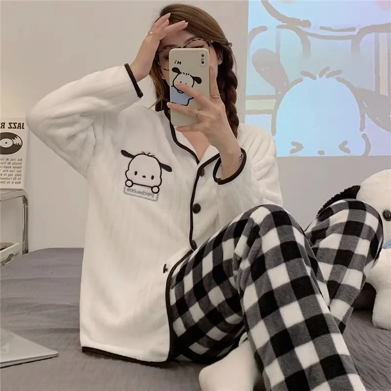 Sanrio Pacha perro invierno nuevo pijama femenino lindo dibujos animados lindo franela gruesa coral polar loungewear