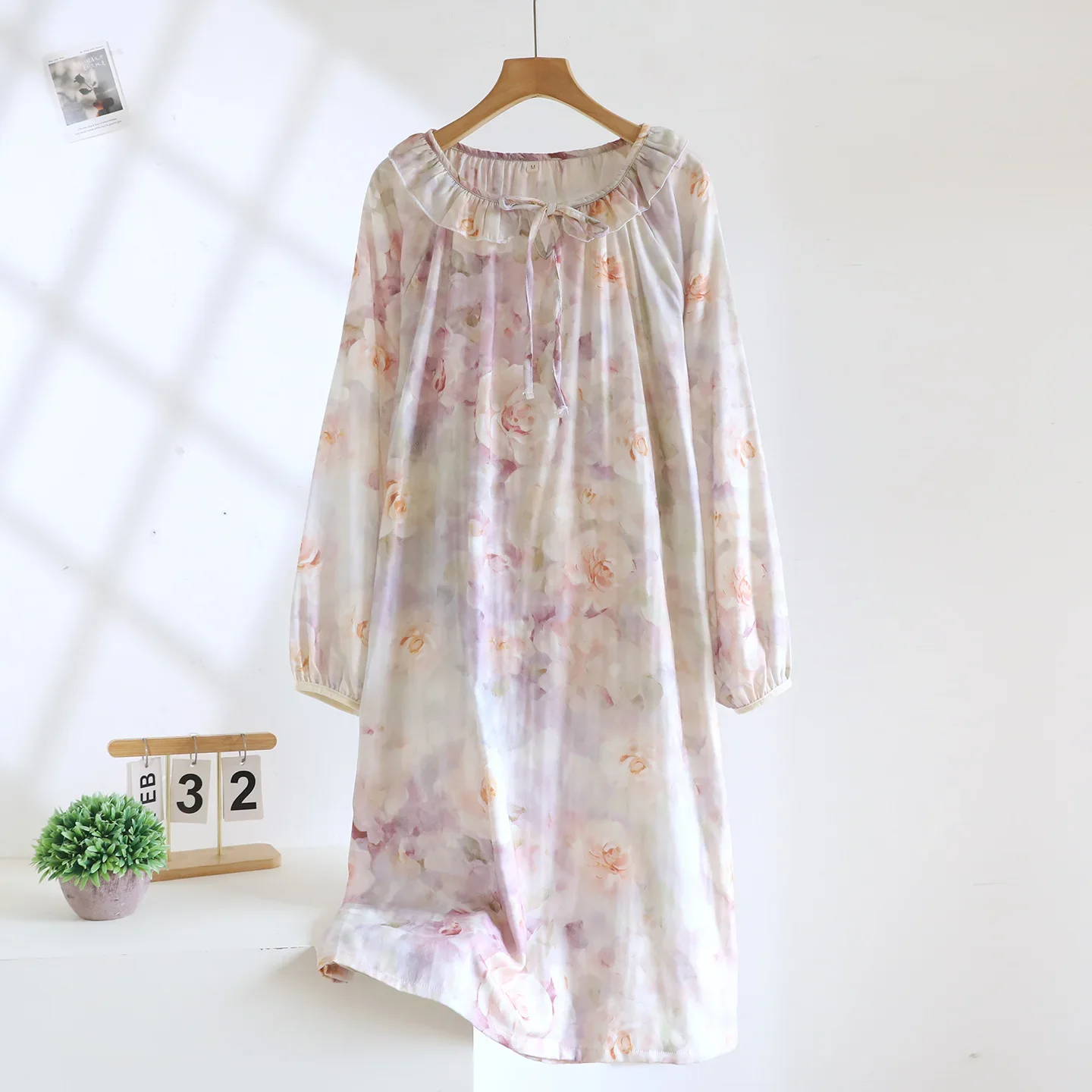 

Long Sleeved Round Neck Pullover Flower Printing Nightgown for Ladies Spring and Autumn Mid Length Night Wear Dress