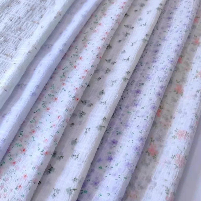 

Nano wrinkled elegant and fresh country-style floral print chiffon fabric for dress and shirt.