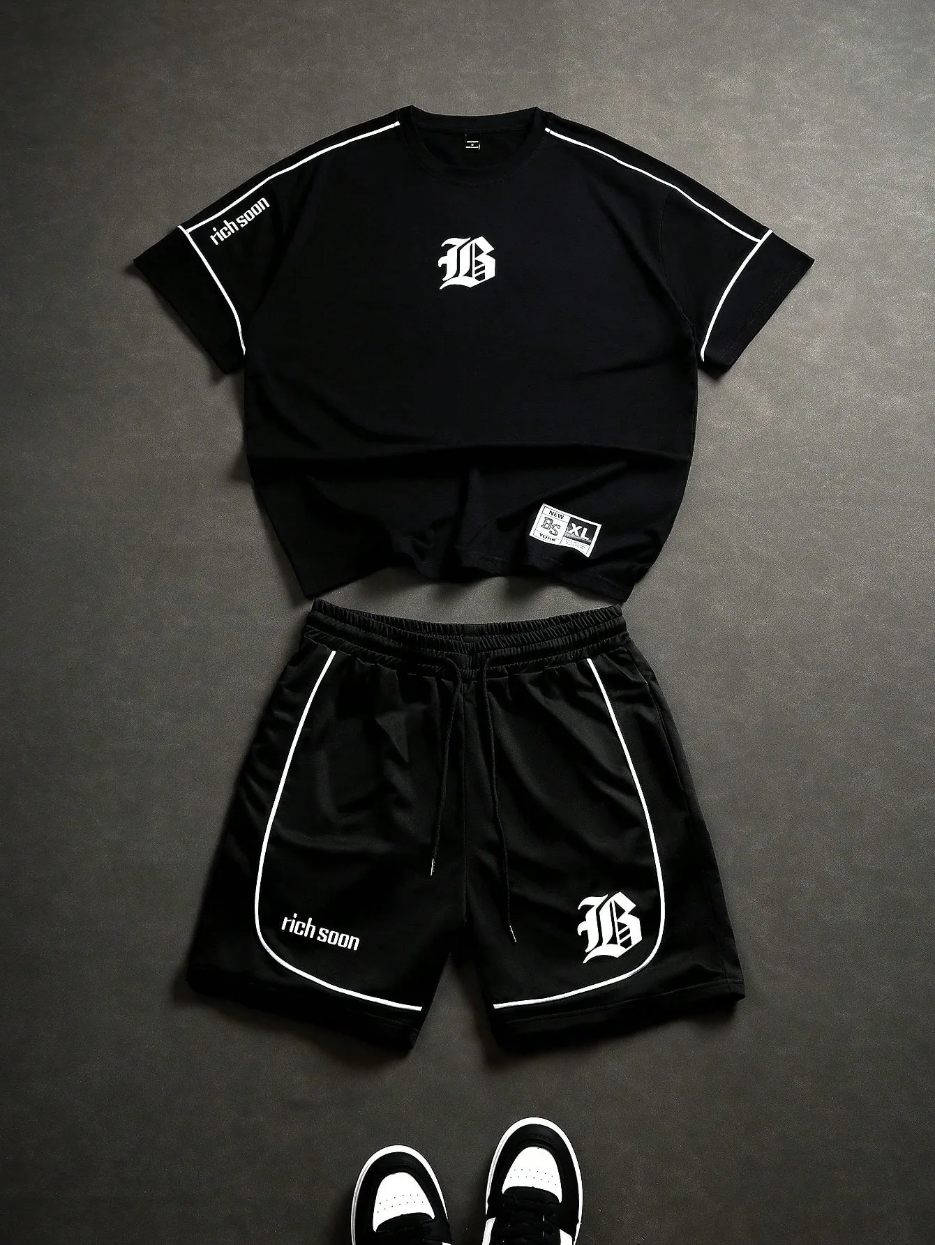 

2026 Summer Men's Suit with Letter Print Breathable Lightweight Casual Fashionable Outdoor Men's Clothing