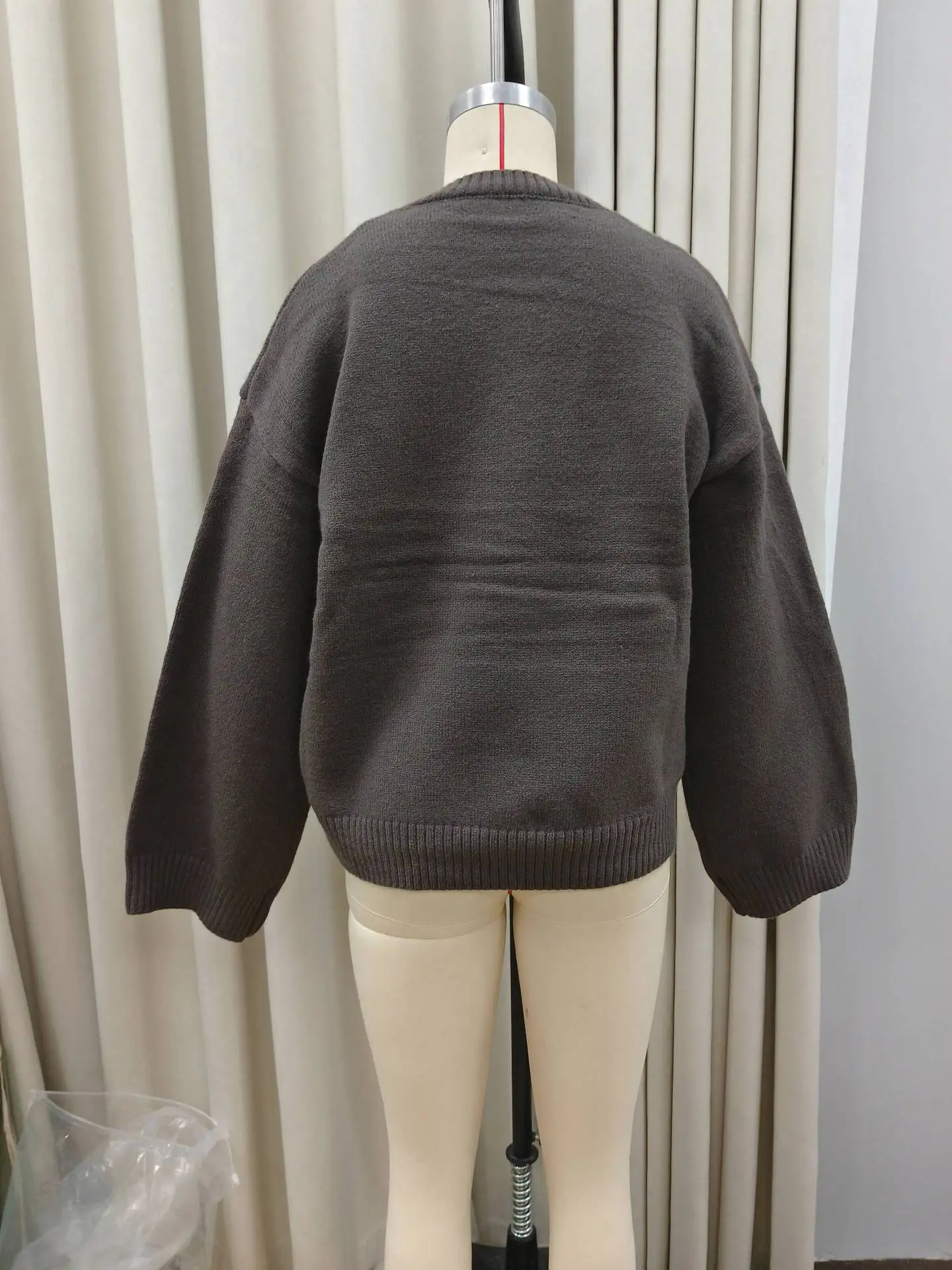 Chic Brown Round Neck Knited Pullover Women Fashion Long Sleeve Basic Loose Sweater 2025 Autumn Lady New Commute Knitwear Top