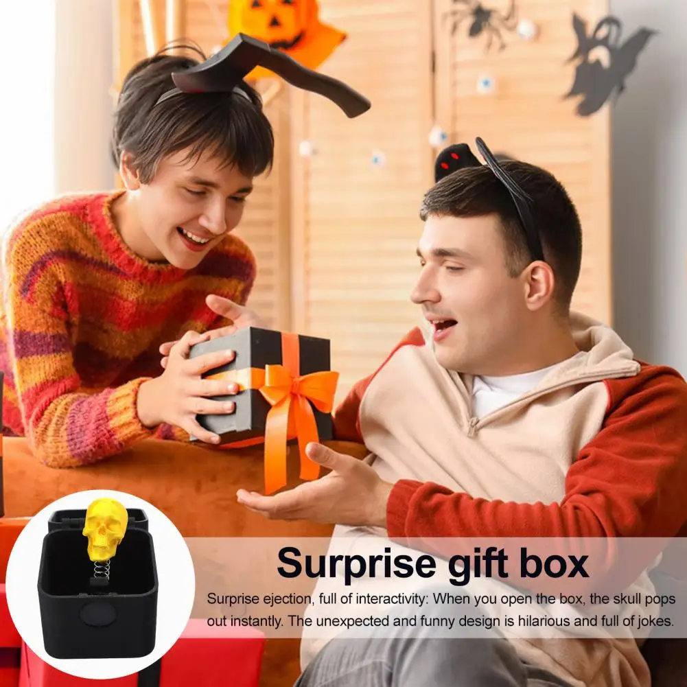 Halloween Skull In A Case, Surprise Spoof Prank Gag Toys For Men,Halloween Day Gift For Friends Tricky Props Desktop Decoration