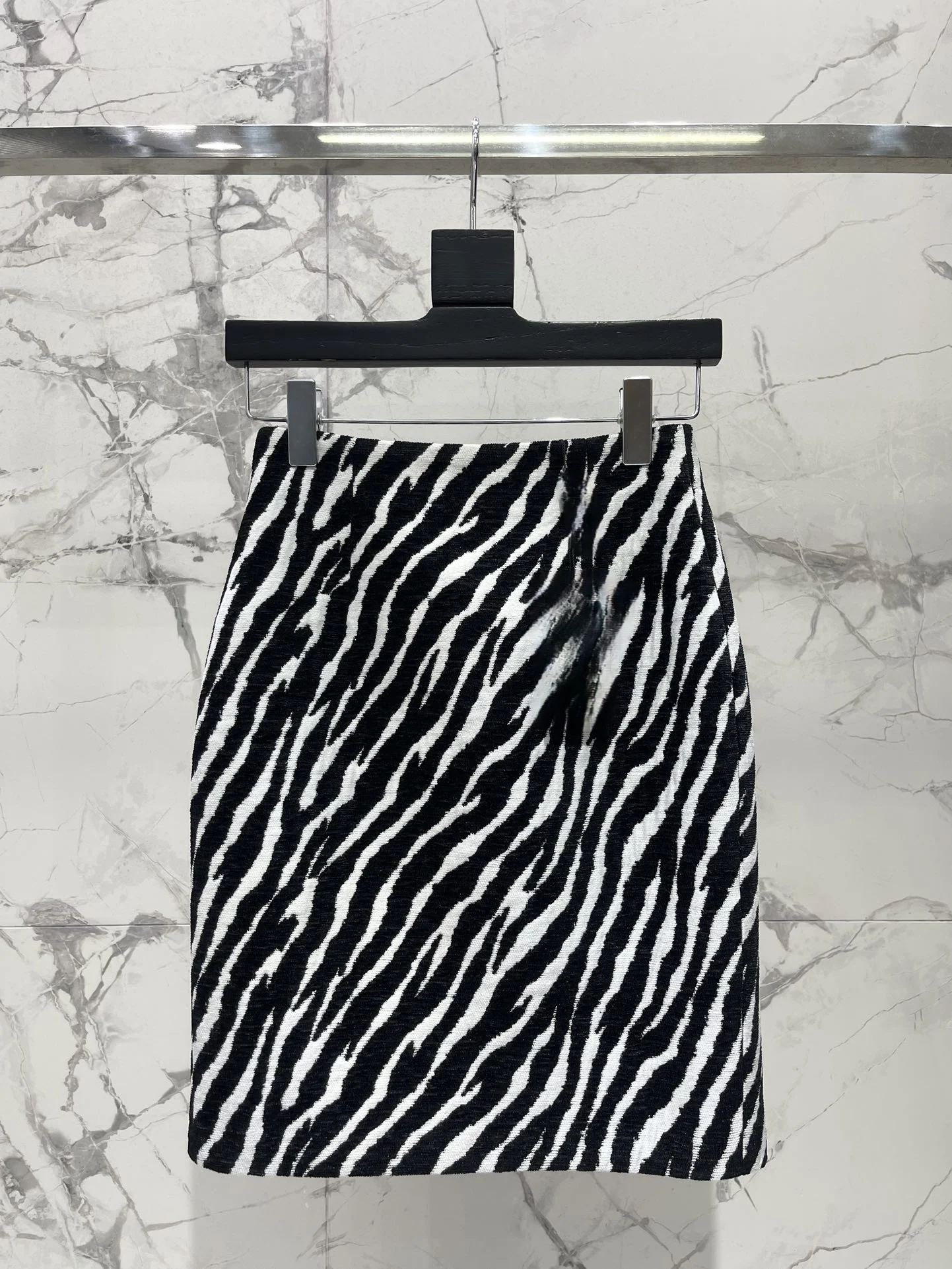 

Modern Wild Zebra Print Midi Skirt Versatile Commute Elegant Black White Skirt High Waist Straight Cut Polyester Fiber