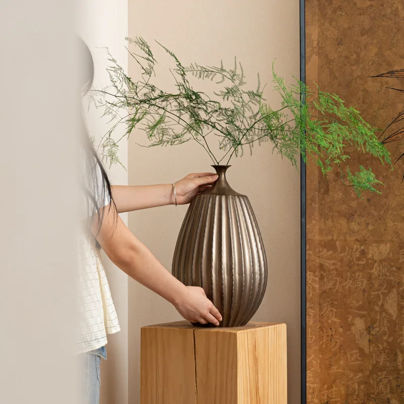 مزهرية سيراميك كلاسيكية بلون بندقية من Wabi-sabi، زخرفة فندقية جديدة مصنوعة يدويًا على الطراز الصيني