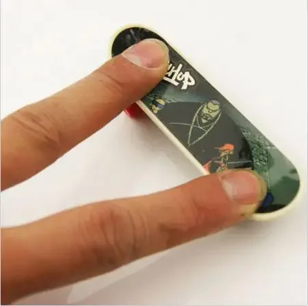 1Pcs Mini Finger Skateboard Fingerboard Stents Scrub Finger Scooter Skate Boarding Classic Game Boys Toys