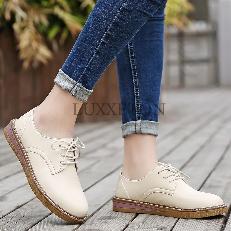 Round Toed Flat Bottomed Women Small Leather Shoes with Cross Straps and Stitching for Breathability Comfort and Versatility