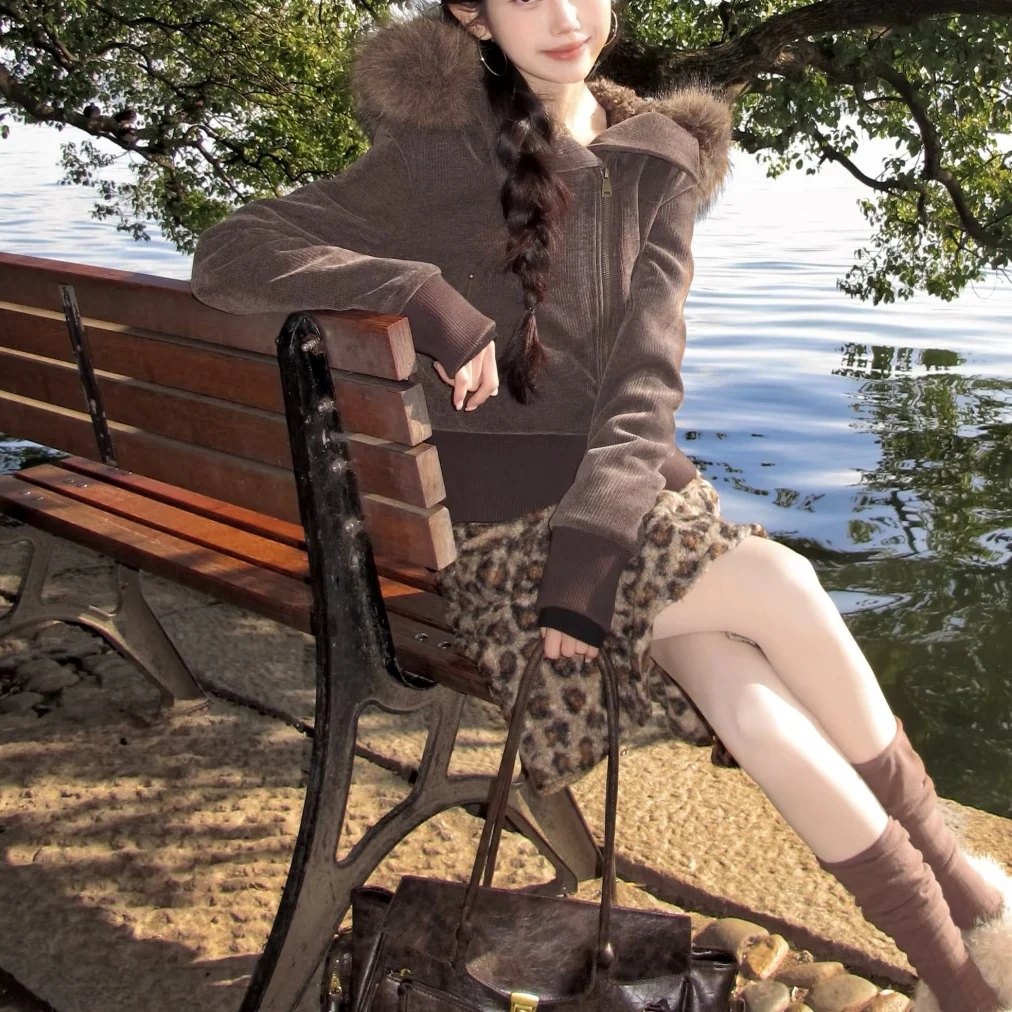 Original Retro Thickened Hooded Sweatshirt Short Jacket Women's Fashion Polyester Fiber Long Sleeve Zipper Closure Winter Coat