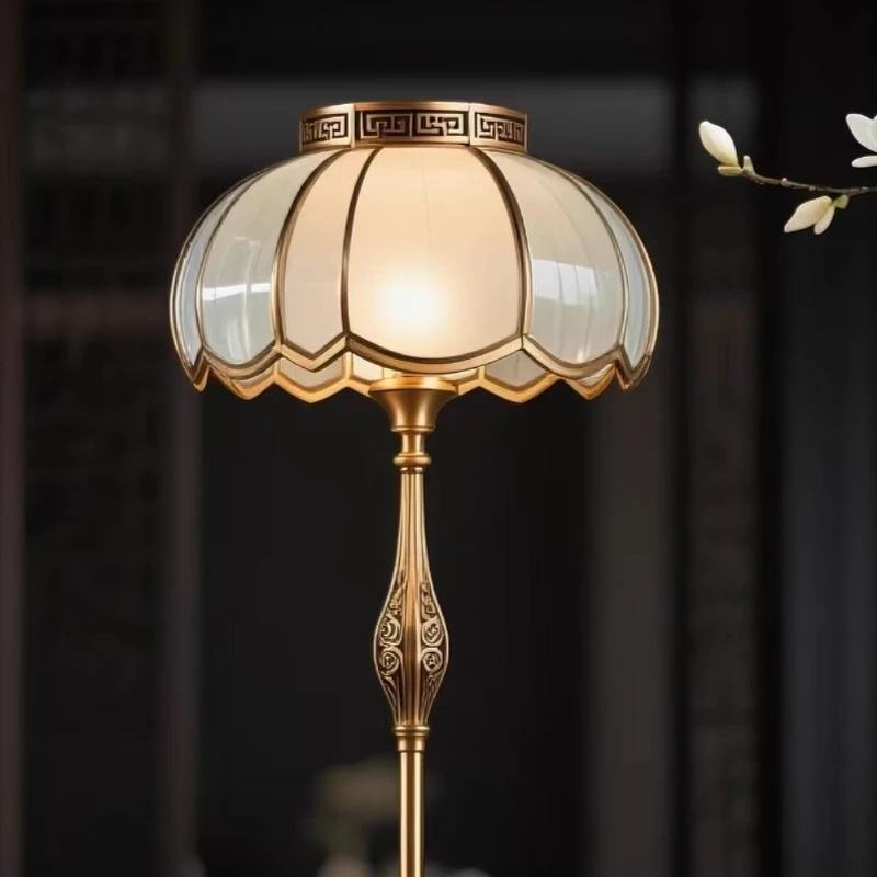 European all-copper table lamp, bedroom bedside lamp, wedding table lamp, warm living room crystal decoration creative table