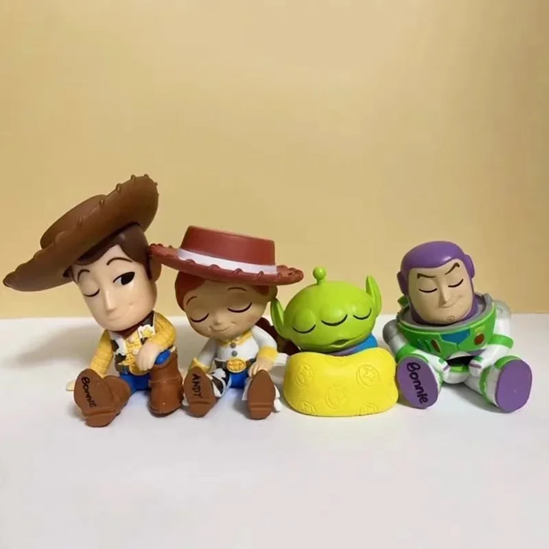 Disney Toy Story Schulter bis Schulter schöne Alien Buzz Lightyear Woody Kapsel Spielzeug Puppe Modell Geschenk Figuren sammeln Ornament