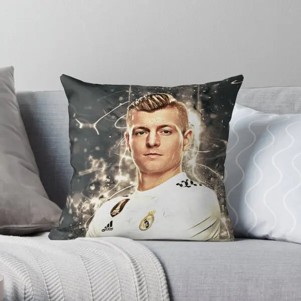 

Toni Kroos 3 240922 Printing Throw Pillow Cover Throw Decorative Waist Fashion Decor Bed Hotel Pillows not include One Side