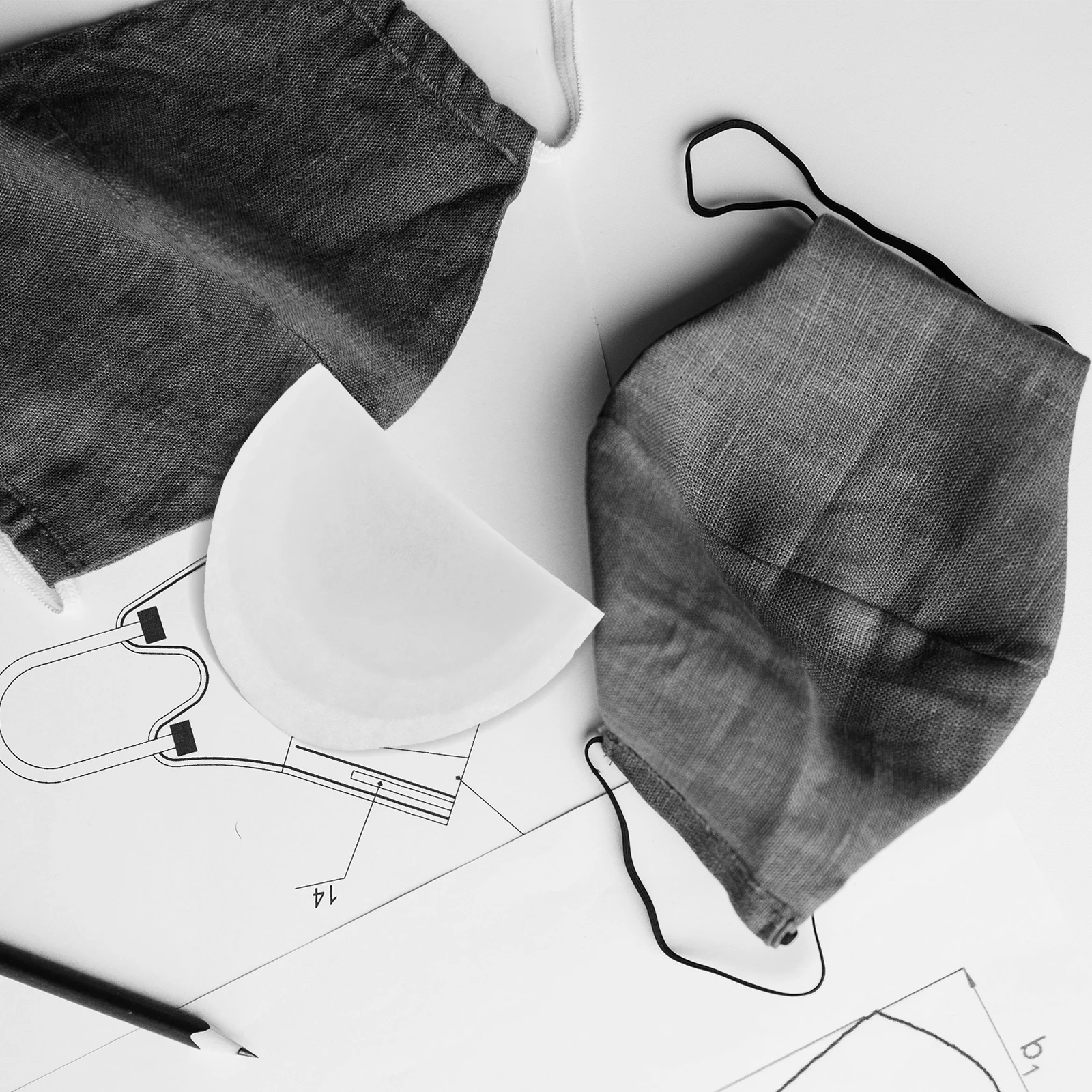 

5Pairs Non-Slip Shoulder Pads Women Thin Sponge Shoulder Enhancer Sewing Accessories for Dresses Suits Jackets Clothes