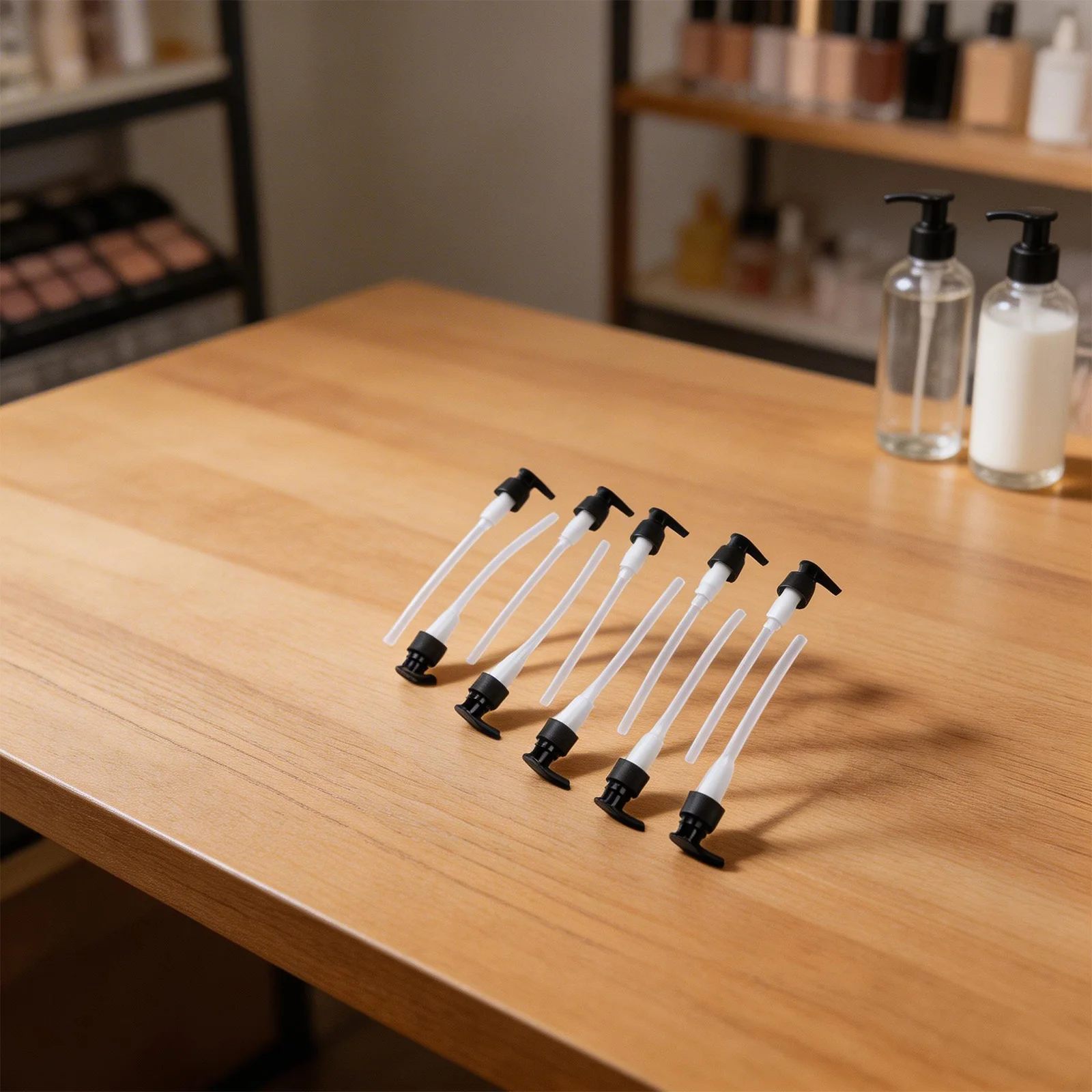 

Набор из 10 пластиковых насадок-дозаторов для многоразовых бутылок, предназначенные для горловин бутылок с резьбой 24 мм и 28 мм.