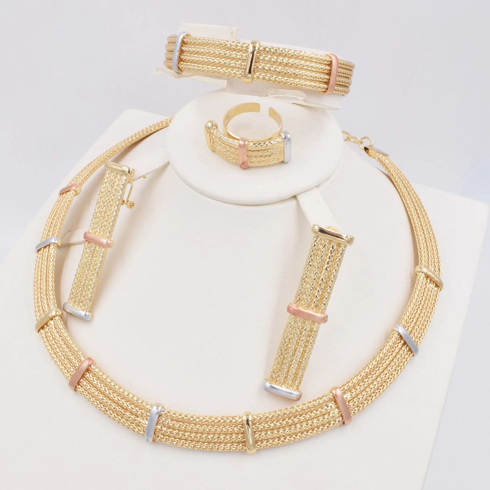 NEW Jewelry Set Dubai Gold Plated Earrings Copper Material Hollow Surround Necklace Flower Style Bracelet Rings Luxury Jewelry