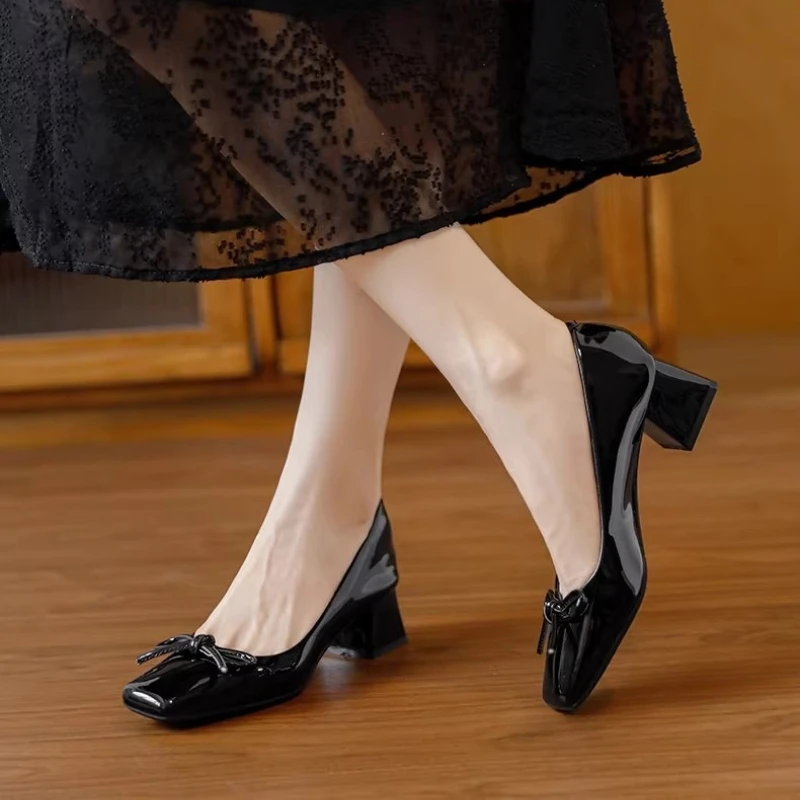 

Elegant Ballet Wine Bowknot Medium Heel Pumps Women 2026 Summer Classic Square Toe Thick Heel Pumps Women Office Shoes