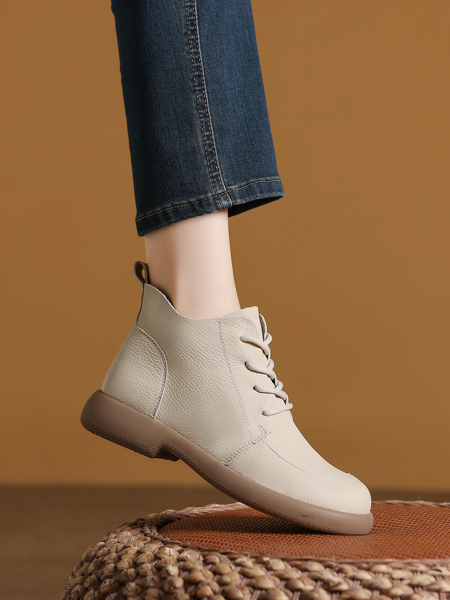 

Handmade Faux Fur Lined Top Layer Cowhide Leather Boots for Women Autumn Winter Flat Bot Mom Lace up ort Boots