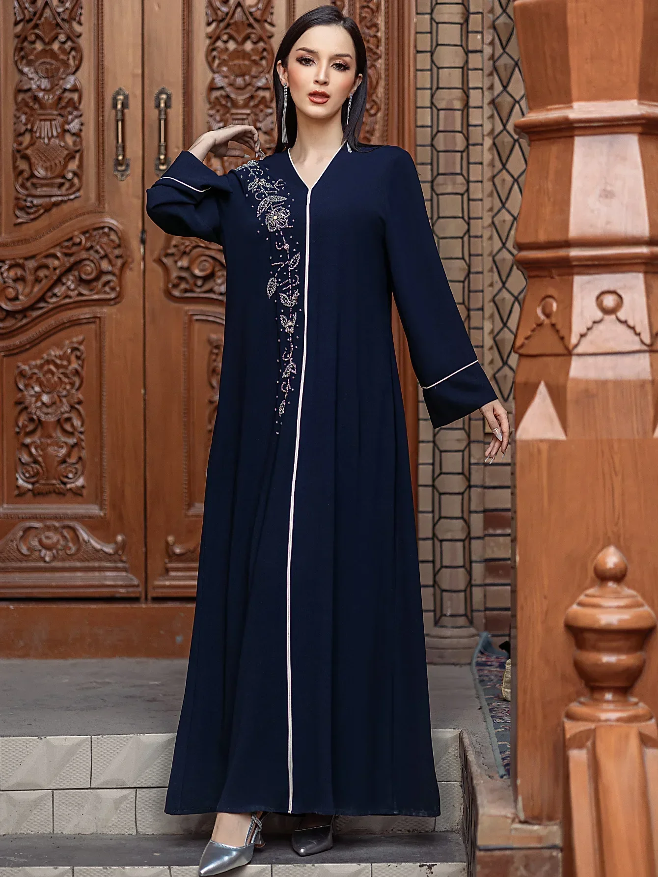 

Morocco Turkey Beaded Gown Dubai Party Abayas Long Sleeve Maxi Dress Abaya Muslim Women Robe Kaftan Islamic Arab Clothes Casual