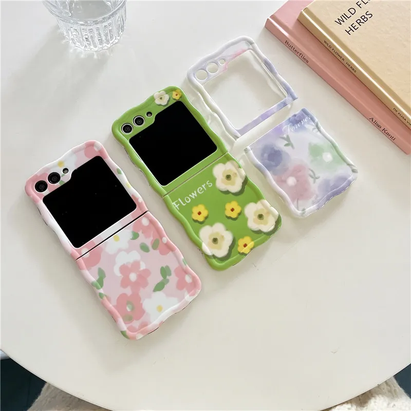 Cute Flower Pendant Phone Case For Samsung Galaxy Z Flip 3 4 5 5G Wave Shockproof Back Cover For Samsung Z Flip3 Flip4 ZFlip5