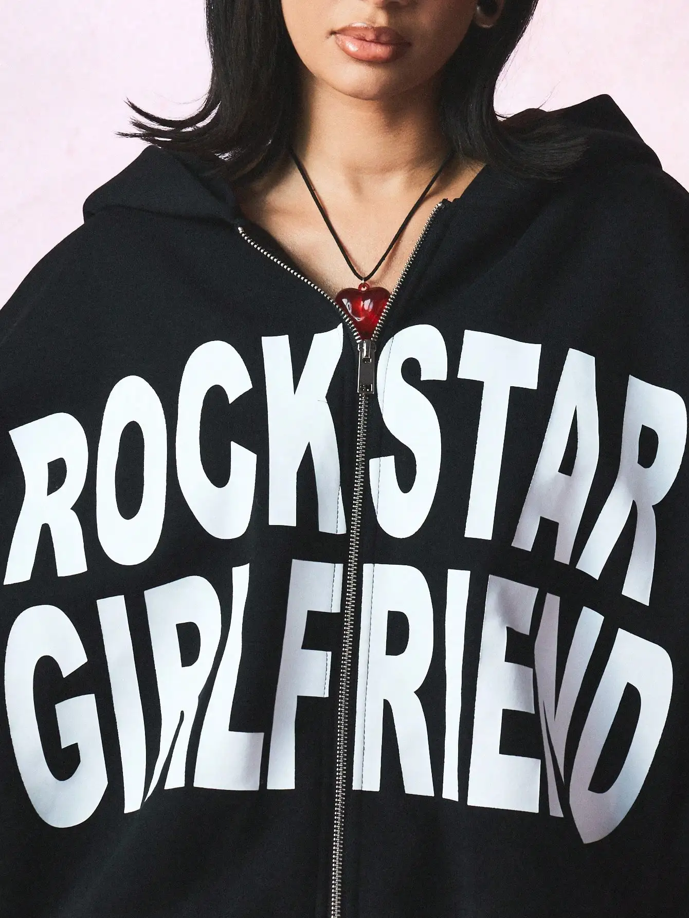 Bluza z kapturem Rockstar Girlfriend, krótka, zapinana na zamek - odważny styl Y2K streetwear z detalami z dżetów