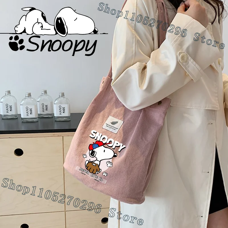 Милые-мультяшные-сумки-через-плечо-с-Снупи-вельветовые-с-рисунком-аниме-персонажей-портативные-большой-вместимости-универсальные-новые-для-активного-отдыха-модные