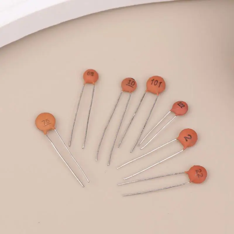 

Набор керамических конденсаторов 2pF-0.1uF, всего 30 типов, по 10 каждого типа. Набор электронных компонентов: конденсаторы и микросхемы для DIY