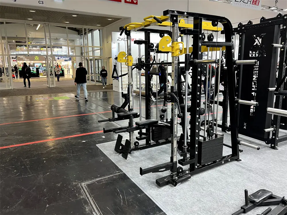 جهاز تدريب شامل للياقة البدنية، معدات اللياقة البدنية في صالة الألعاب الرياضية، حامل القرفصاء، جهاز سميث، مدرب صالة الألعاب الرياضية المتعدد