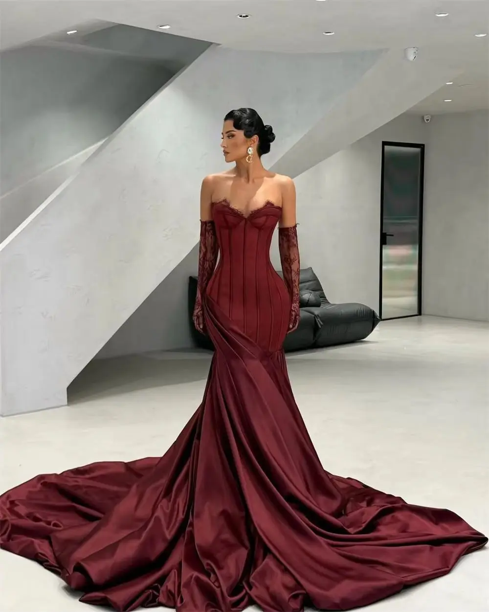 Contessa Dubai aangepaste wijnrode strapless galajurk met kanten mouwen vestidos de noche kathedraal trein formele avondevenementen