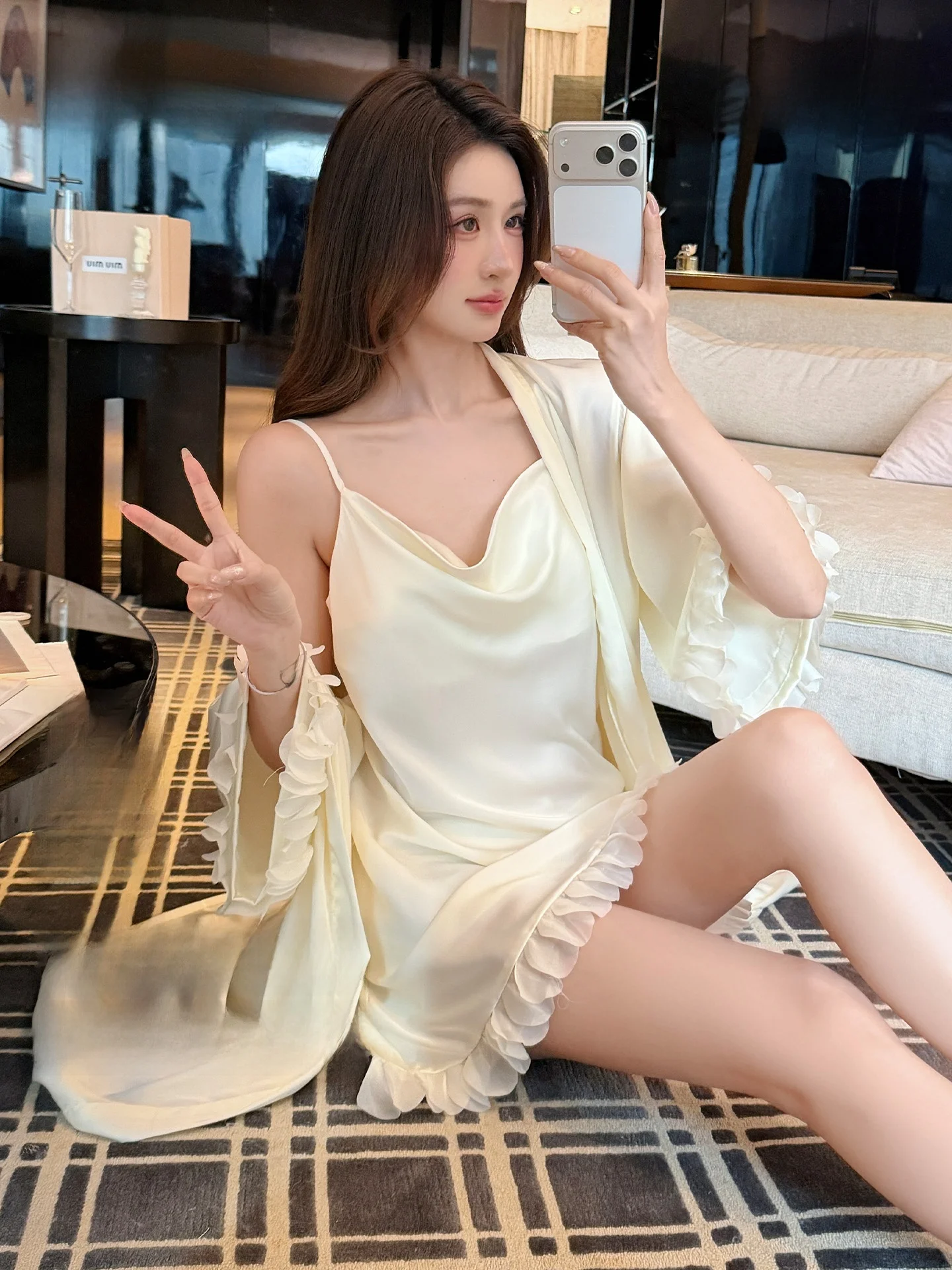 Ladies Pure Desire Ice Silk Sleepwear V-Neck Home Clothes with Chest Pad Cool Feeling Summer Sexy Robe Polyester Fiber