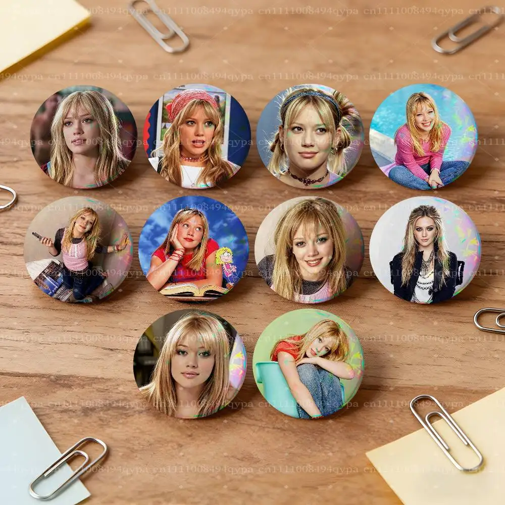 H-Hilary Duff Luck or something Button Pin Single Pack Anime Merch for Ita Bags Badge Collectible Buttons