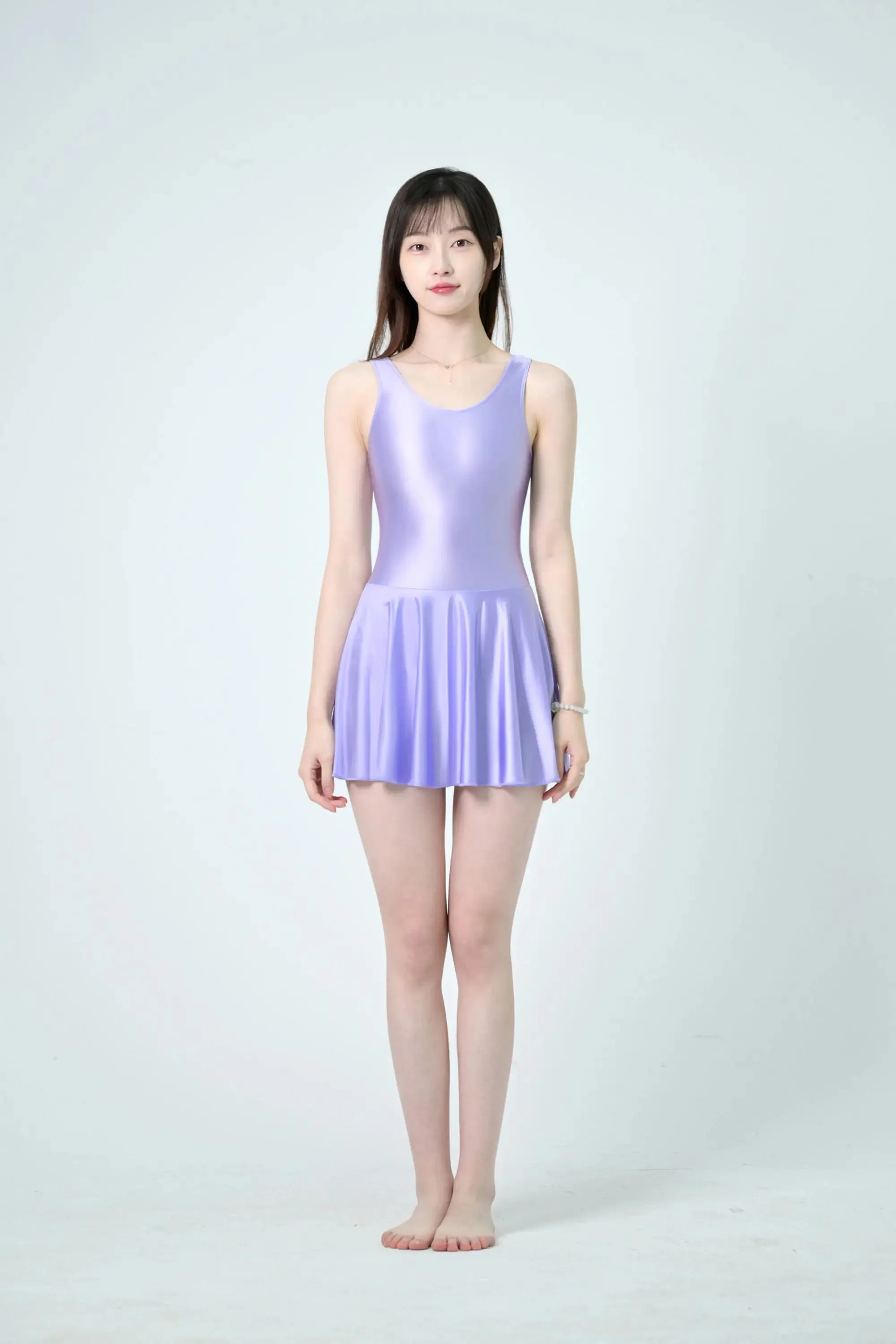 女性光沢のあるストレッチノースリーブストレッチタンク快適なドレス無地アスレチックビスチェテニスハーフカバーヒップドレス