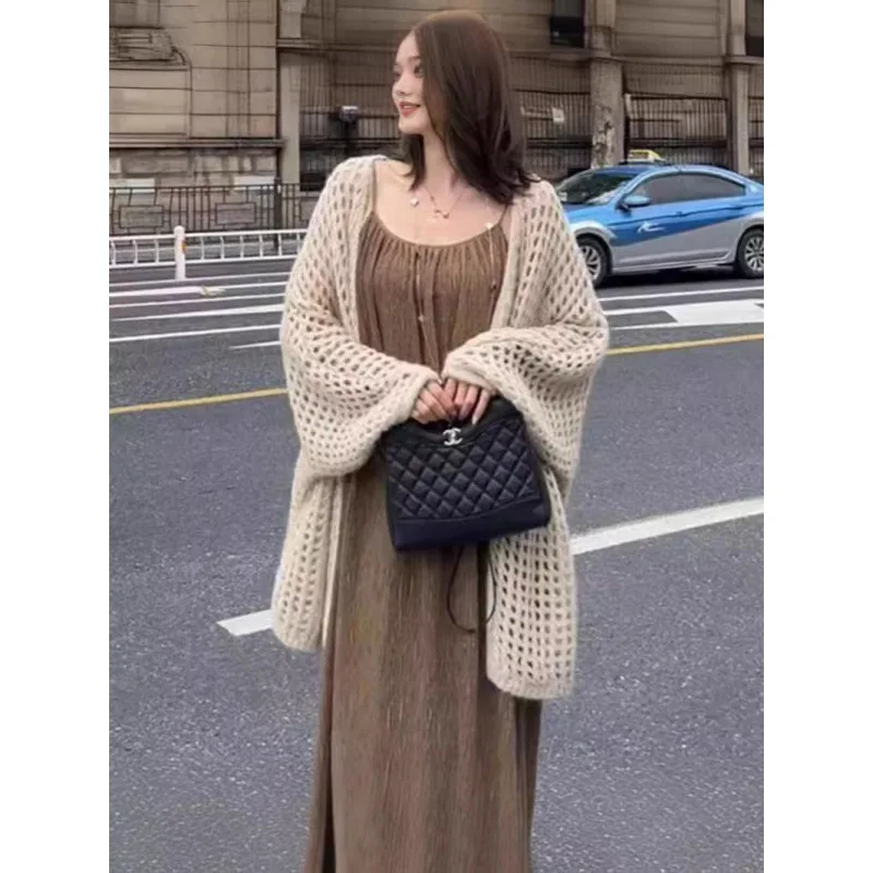 2025 New French Hollowed-out Holes Apricot Sweater Cardigan Women 2025 Early Spring New Lazy Wind Outside with Knitted Coat Top