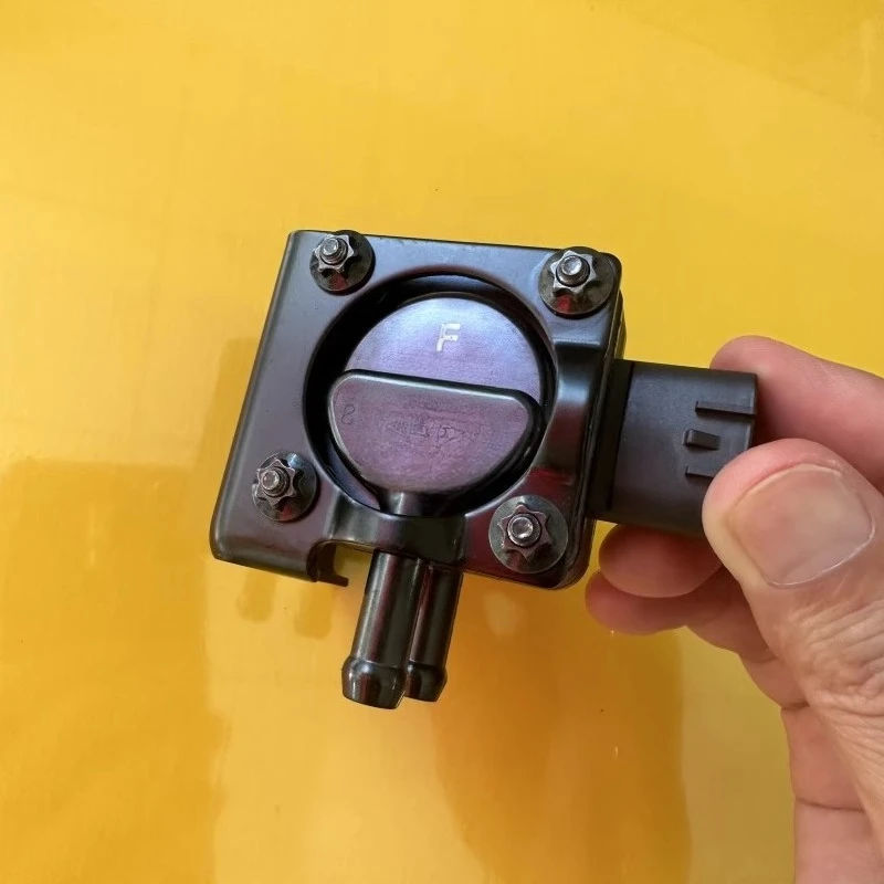 Isuzu 6HK16WG14HK16HK1 Uitlaat DPF Drukverschilsensor 8-97360368-2 Japan Originele Fabriek