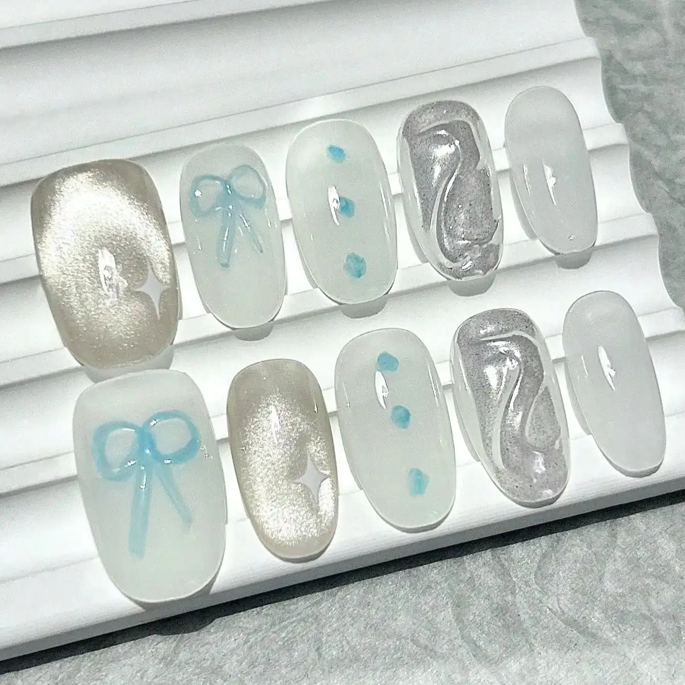10 pcs Blue Bow Icy Transparent Glass Beads Handmade Wear Nails Clear Cat Eyes Simple Short Oval Manicure Cute Sexy Fake Nails