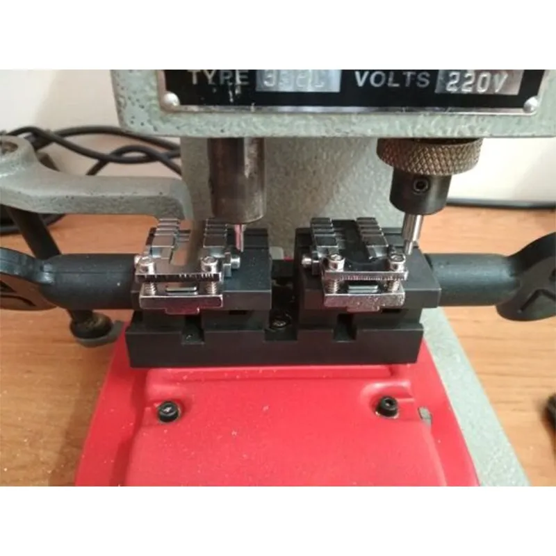 XCAN 1 Set Key Clamp Vertical Key Machine Cutter Tools Key Clamping Fixture for Door Car Keys Dupliation Locksmith Tools