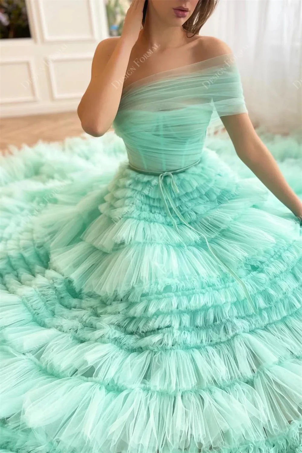 Tokyo Customized Green One Shoulder Wedding Dresses Sleeveless Back Zip Bridal Gowns 2025 Cascading Ruffle A-Line Wedding Gowns