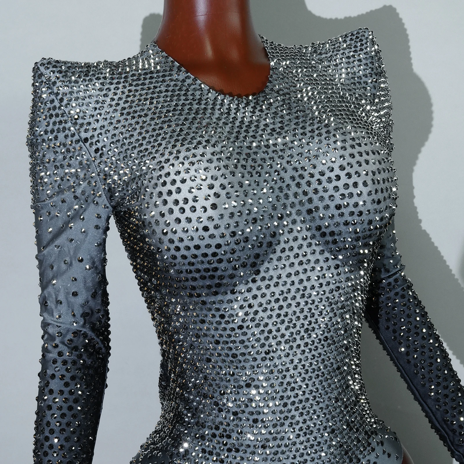 Body brillante con diamantes de imitación plateados, traje de cantante de manga larga, traje de actuación, espectáculo de danza Gogo, fiesta de arrastre, celebración