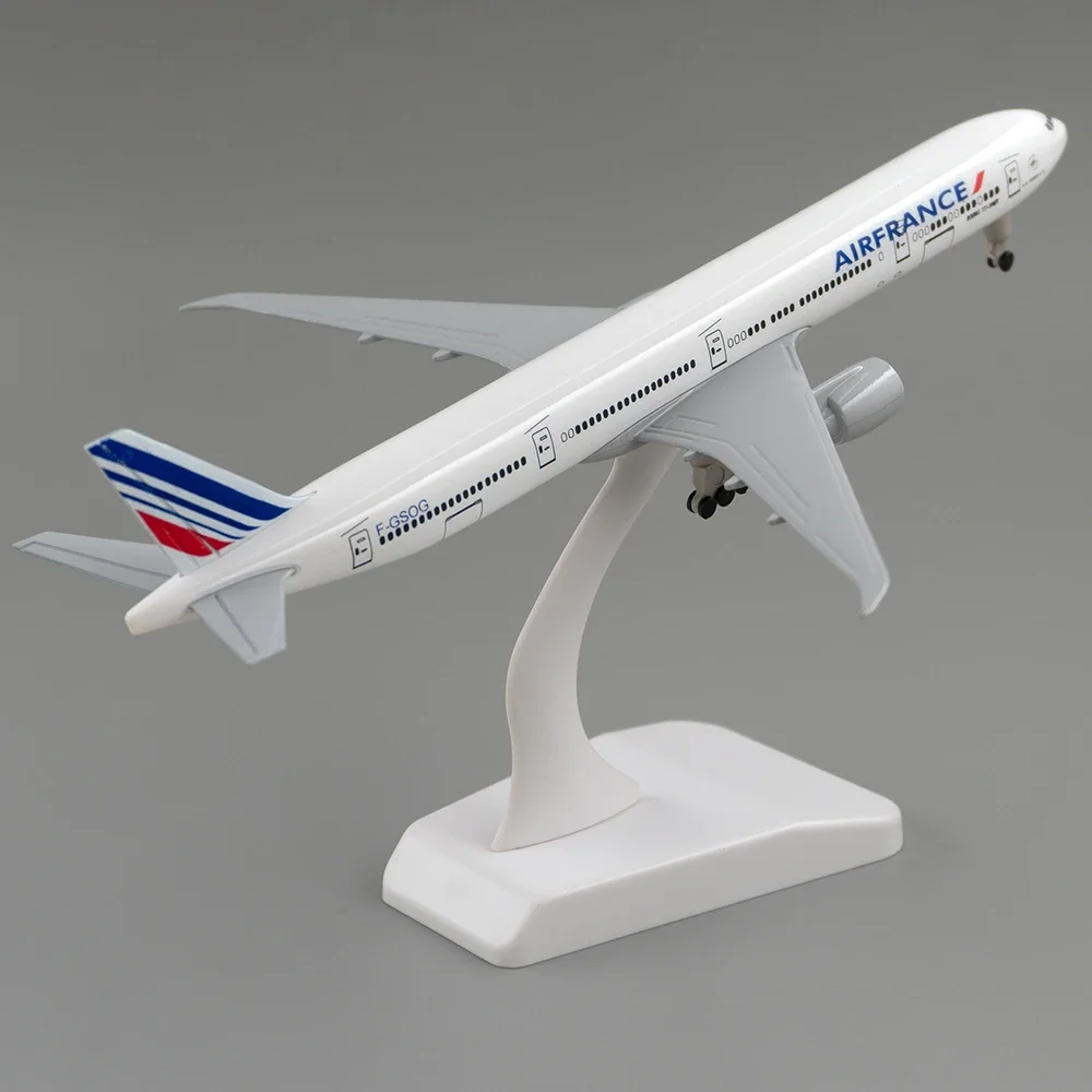 18cm Aircraft Air France Boeing 777 with Landing Gear B777 Alloy Plane Model Toys Children Kids Gift for Collection