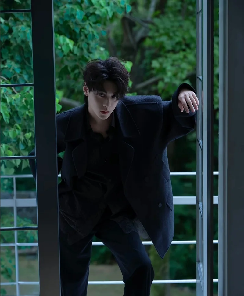 ‌ マダム・フィガロ 2025年9月号 表紙：天欣寧のシックなスタイルファッションフォトブック（ランダムフォトカード付き）