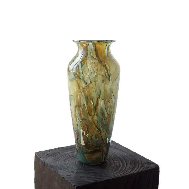 

Advanced light luxury hydroponic lily flower arrangement, modern home retro rock texture glazed vase art
