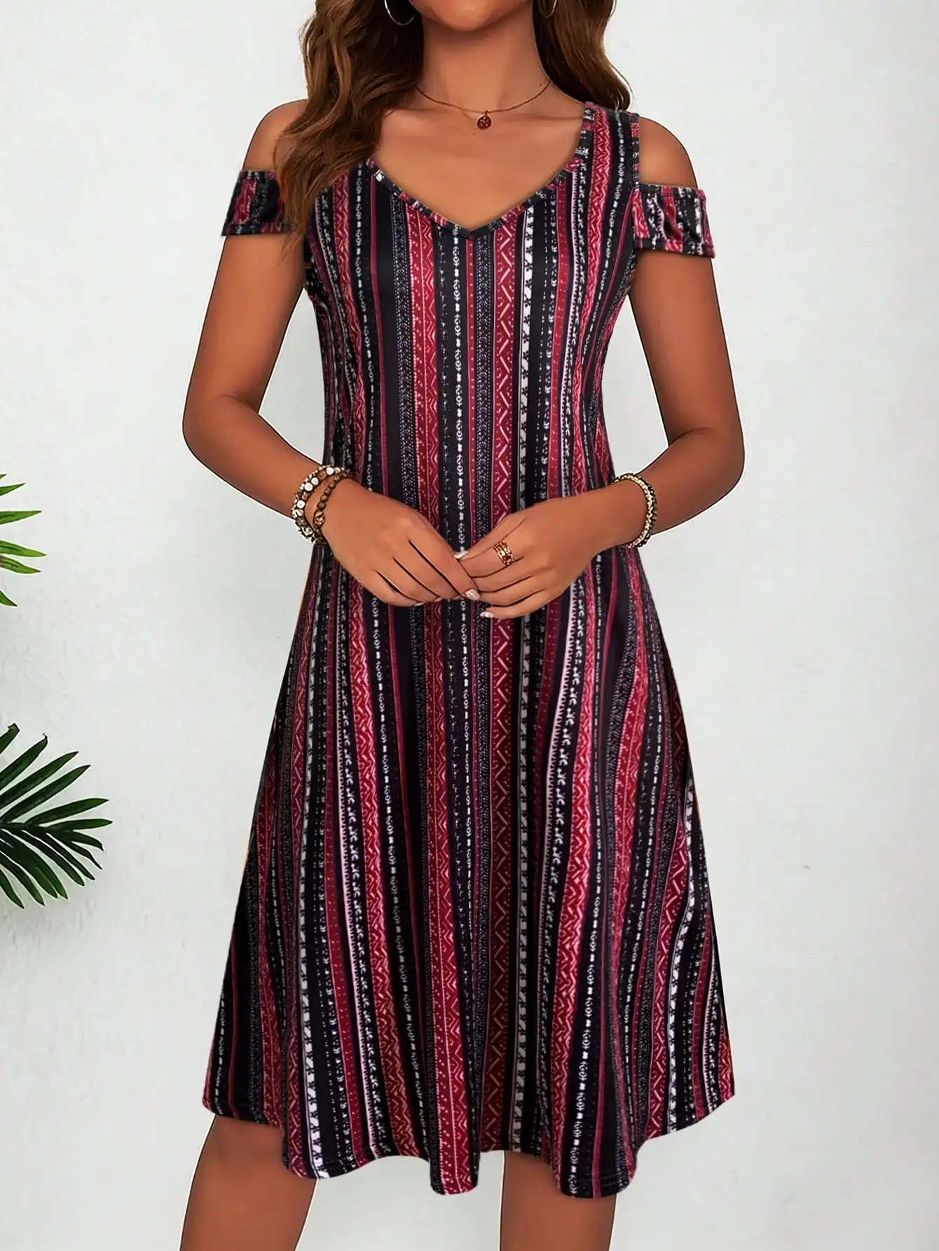 Damen Ethno-Streifenmuster Cold-Shoulder Midikleid Sommer Lässiges V-Ausschnitt A-Linien Fließendes Kurzarm-Sommerkleid Strandkleid
