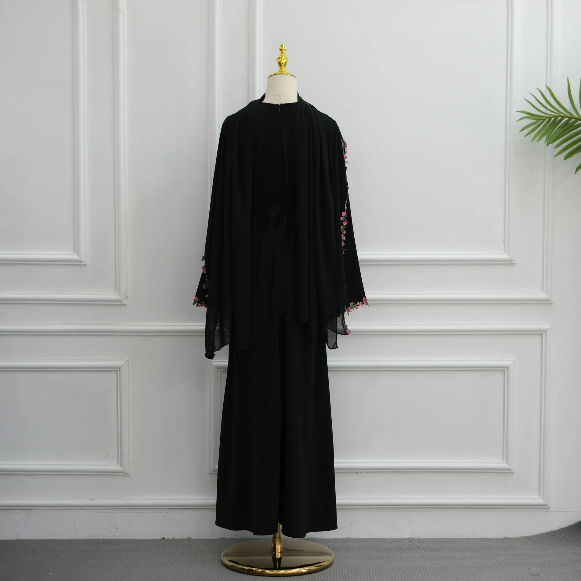 Zahraa Damenkleider Islamische Kleidung Freizeitkleid Spitzenblumen Neues Weiches Nida Geschlossenes Abaya Muslimisches Kleid mit Passendem Hijab – Detail 16